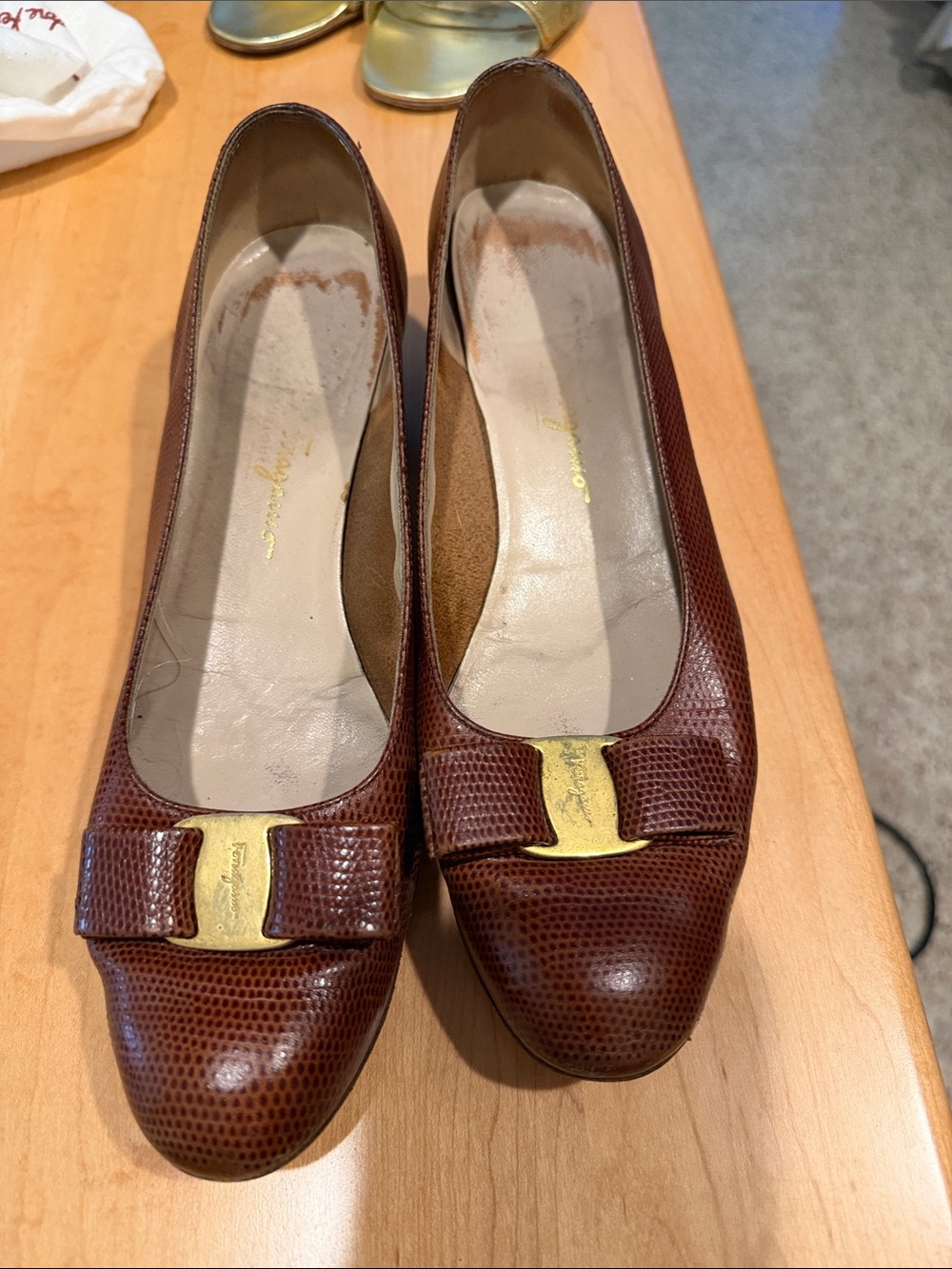 Vintage Salvatore Ferragamo Vara Brown Leather Bow Pumps 9.5B Italy